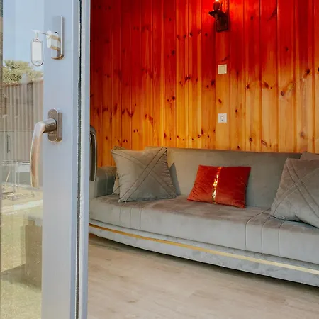 Διαμέρισμα Miya Garden Tiny House